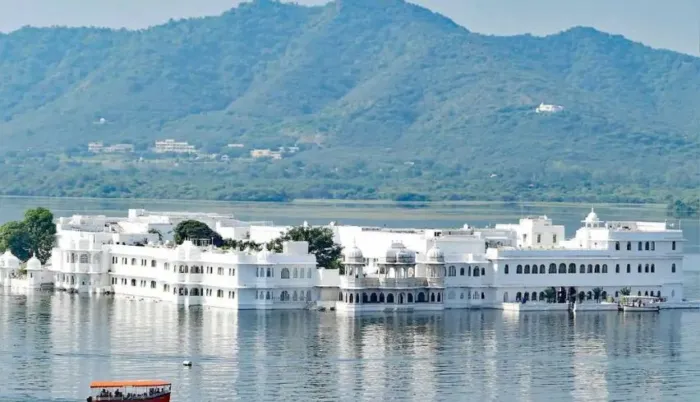 Palace on Wheels