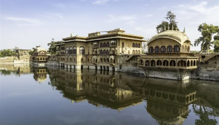 Palace on Wheels